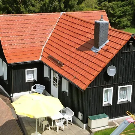 Mit Spielplatz, Garten Und Fernsicht *